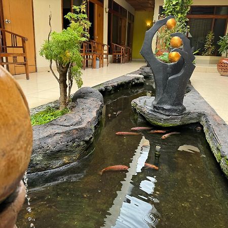 Hotel Priangan Cirebon Eksteriør bilde