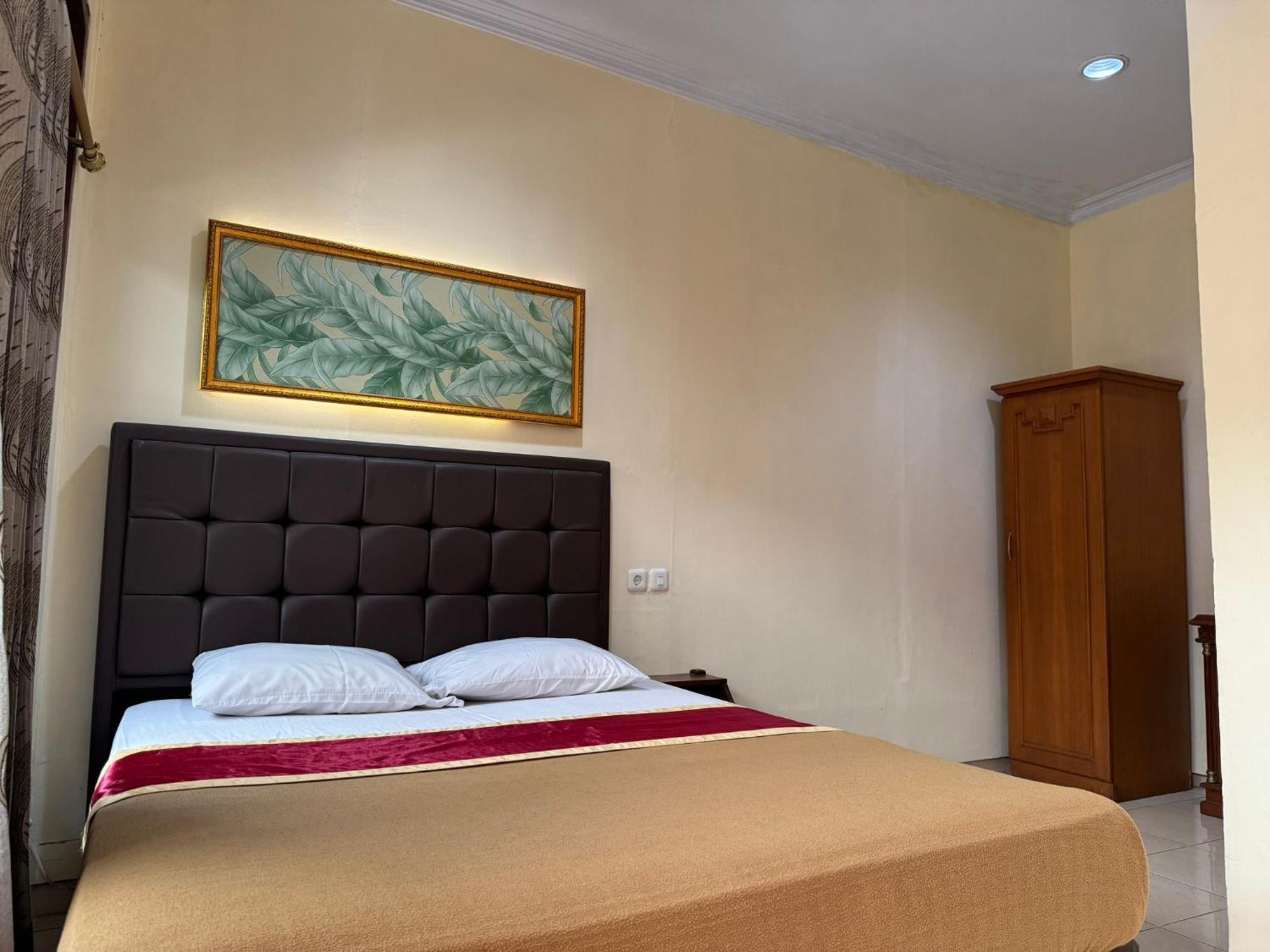 Hotel Priangan Cirebon Eksteriør bilde