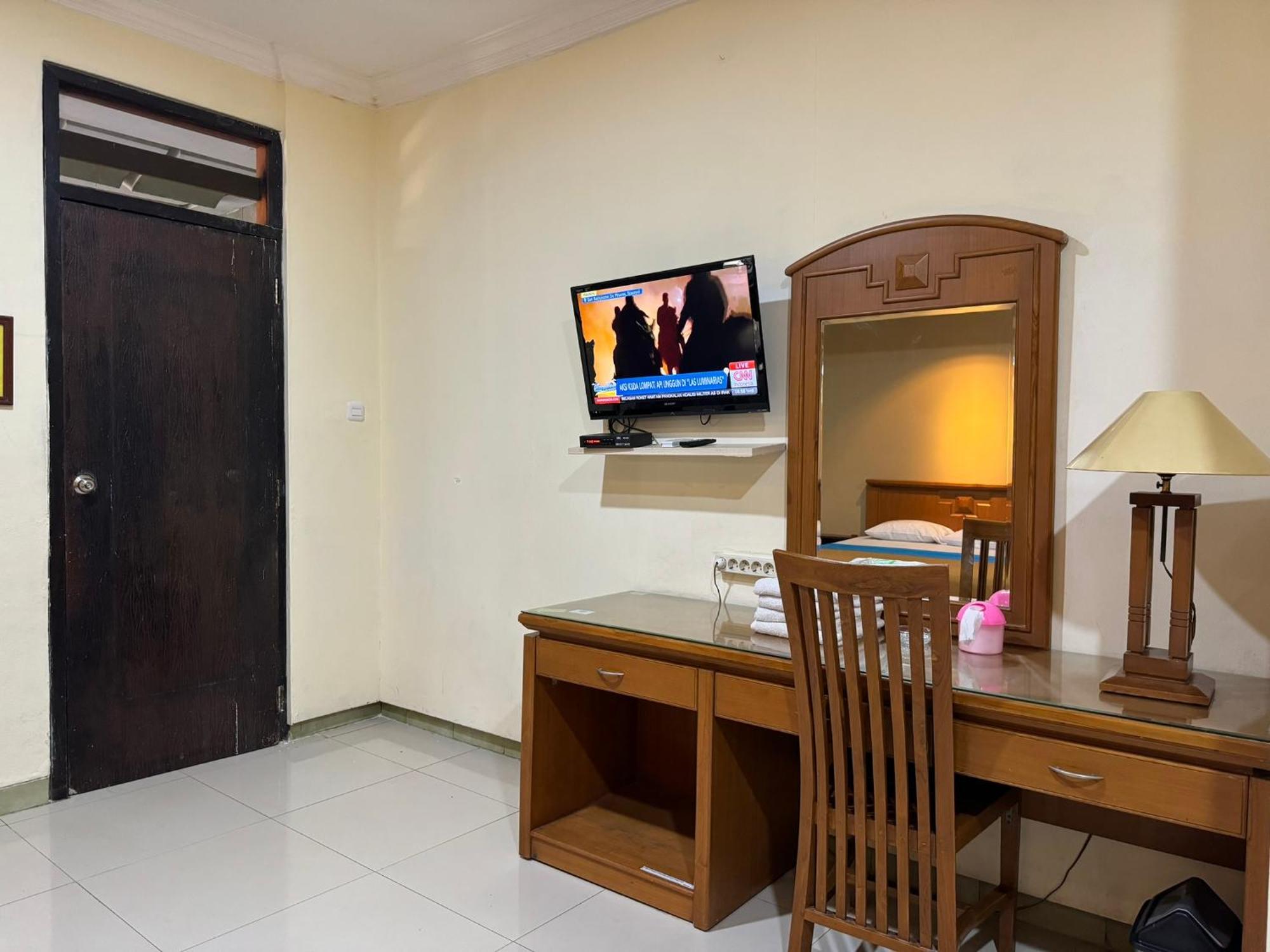 Hotel Priangan Cirebon Eksteriør bilde