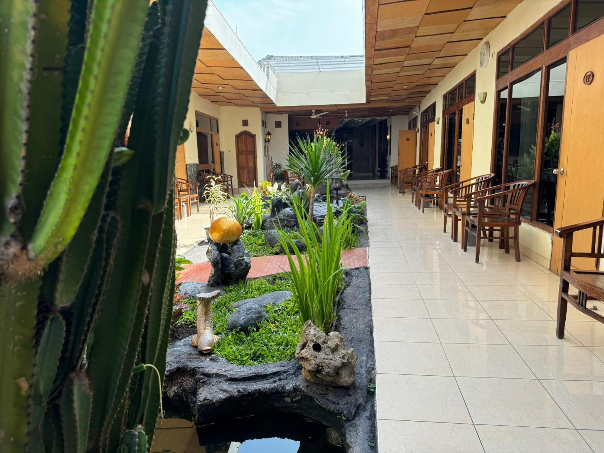 Hotel Priangan Cirebon Eksteriør bilde