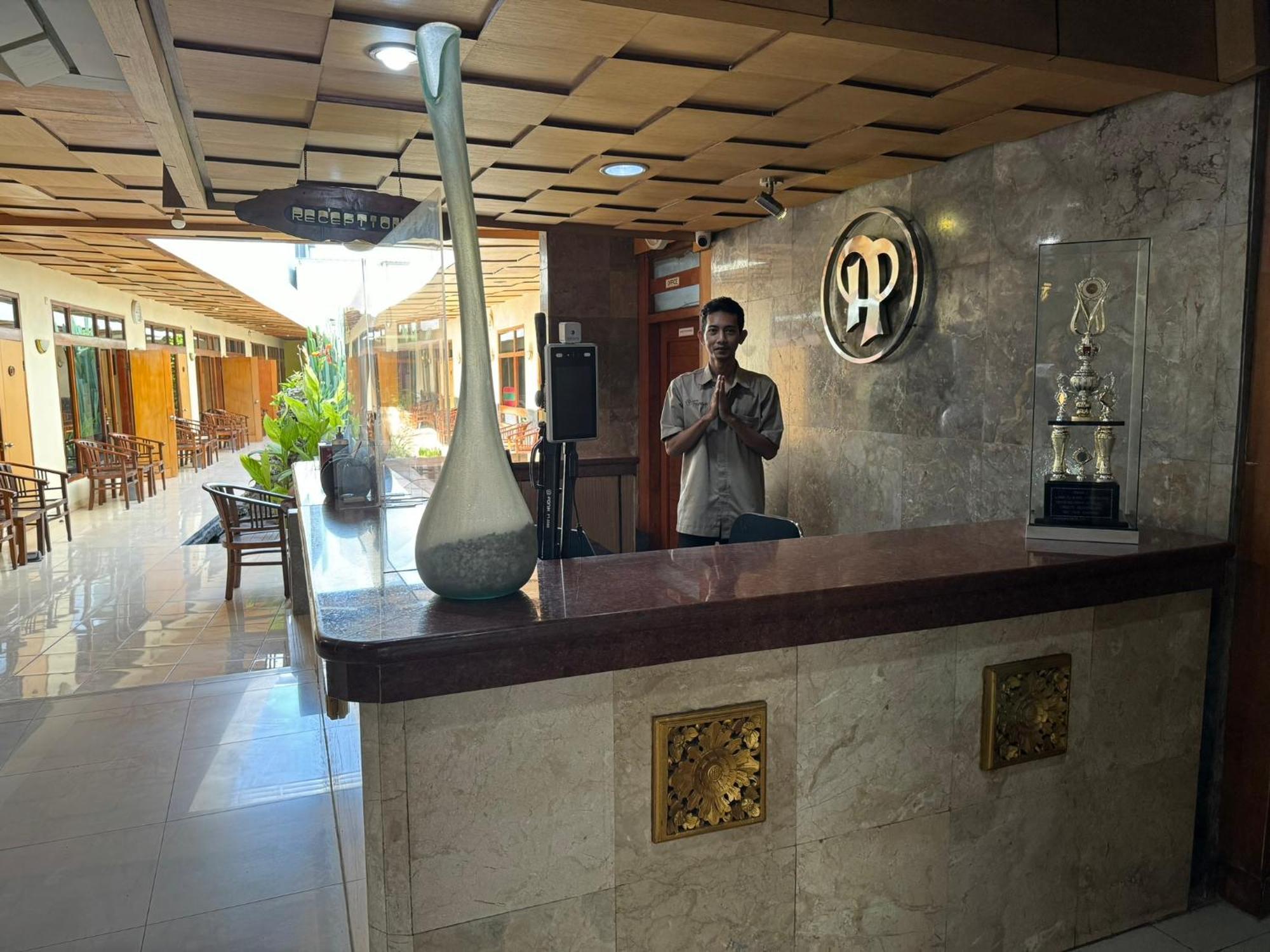 Hotel Priangan Cirebon Eksteriør bilde