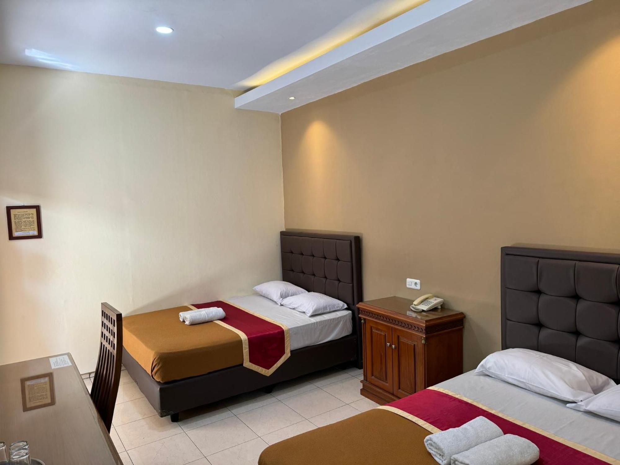 Hotel Priangan Cirebon Eksteriør bilde