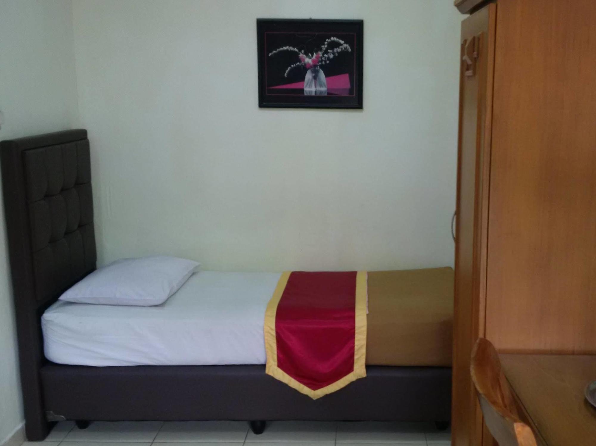 Hotel Priangan Cirebon Eksteriør bilde