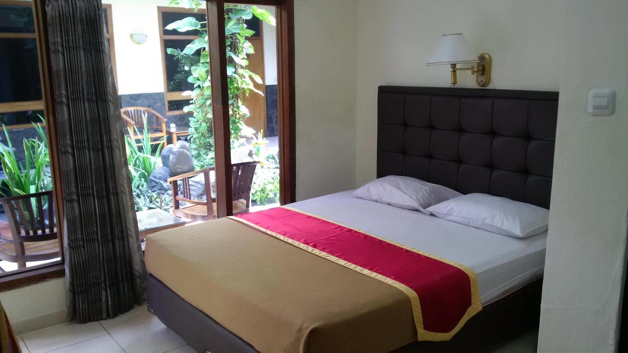 Hotel Priangan Cirebon Eksteriør bilde